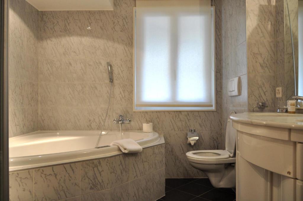 Hotel De La Paix Шампері Номер фото